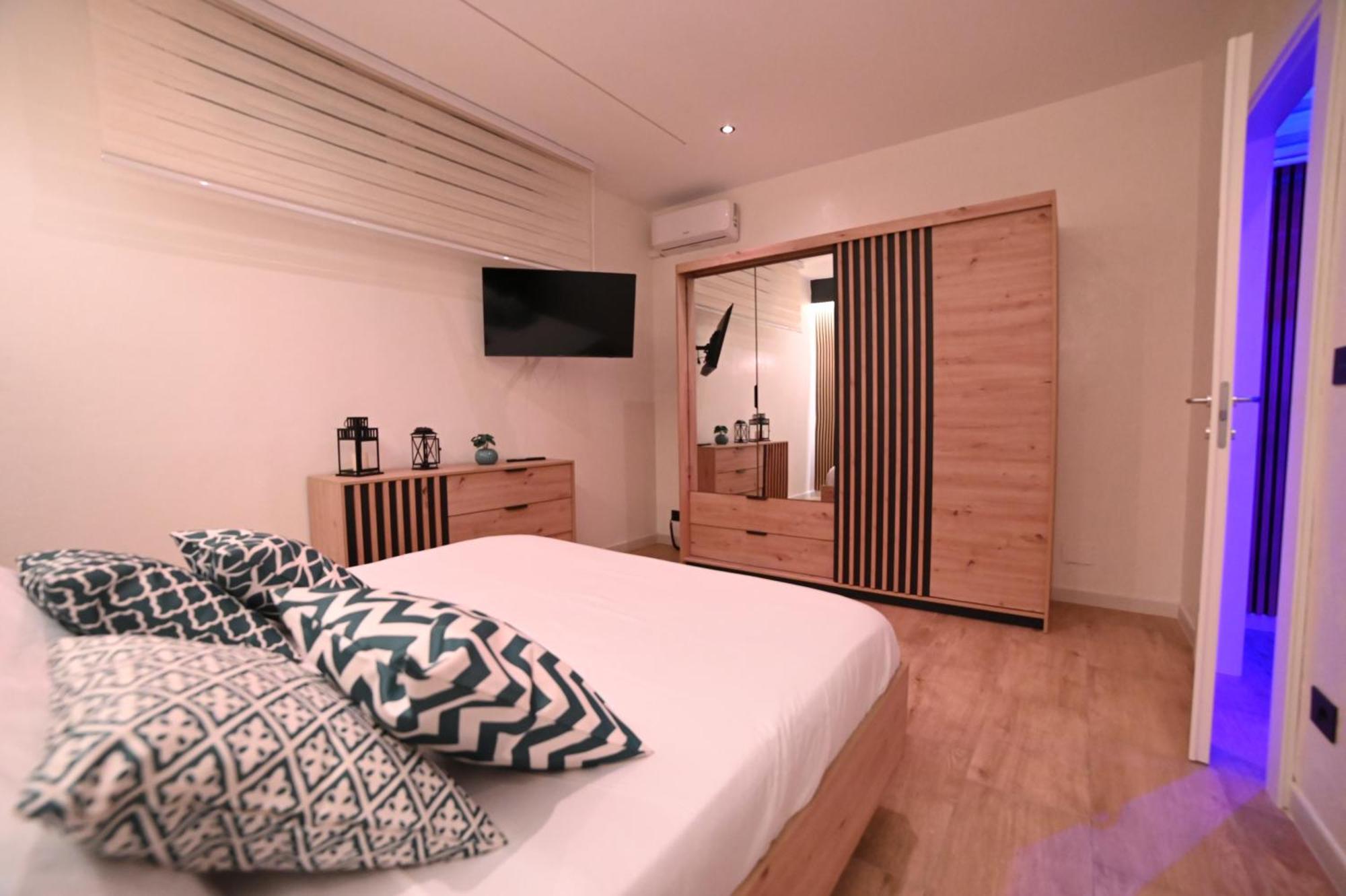 Duca Degli Abruzzi Modern House Luxury Relax Lägenhet Brindisi Exteriör bild