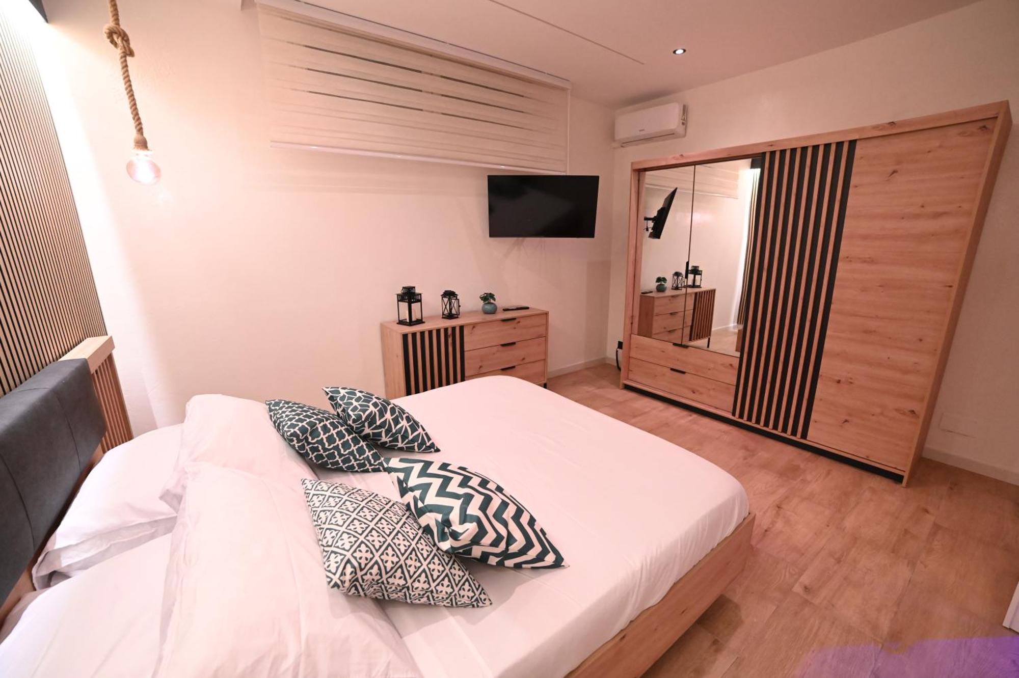 Duca Degli Abruzzi Modern House Luxury Relax Lägenhet Brindisi Exteriör bild